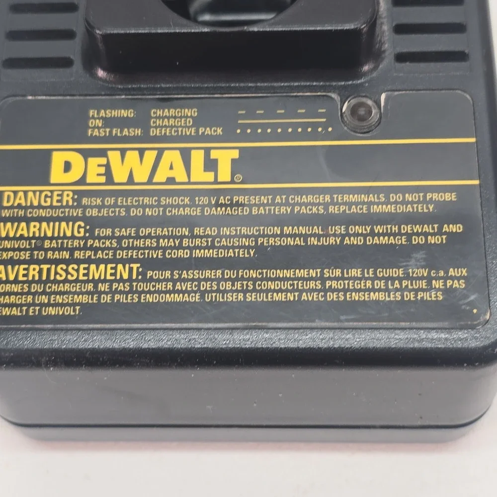 Dewalt Battery Charger DW9104 Standard One Hour Type 2 1.8 Amps 120V OEM Black